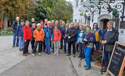 Die Wallfahrer-Schar aus St. Peter stärkte sich am Weg mit einer Suppe im GH Leitner